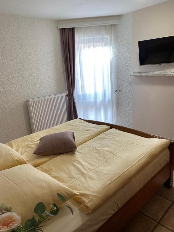 Hotel Zur Linde Saarlouis Exteriör bild